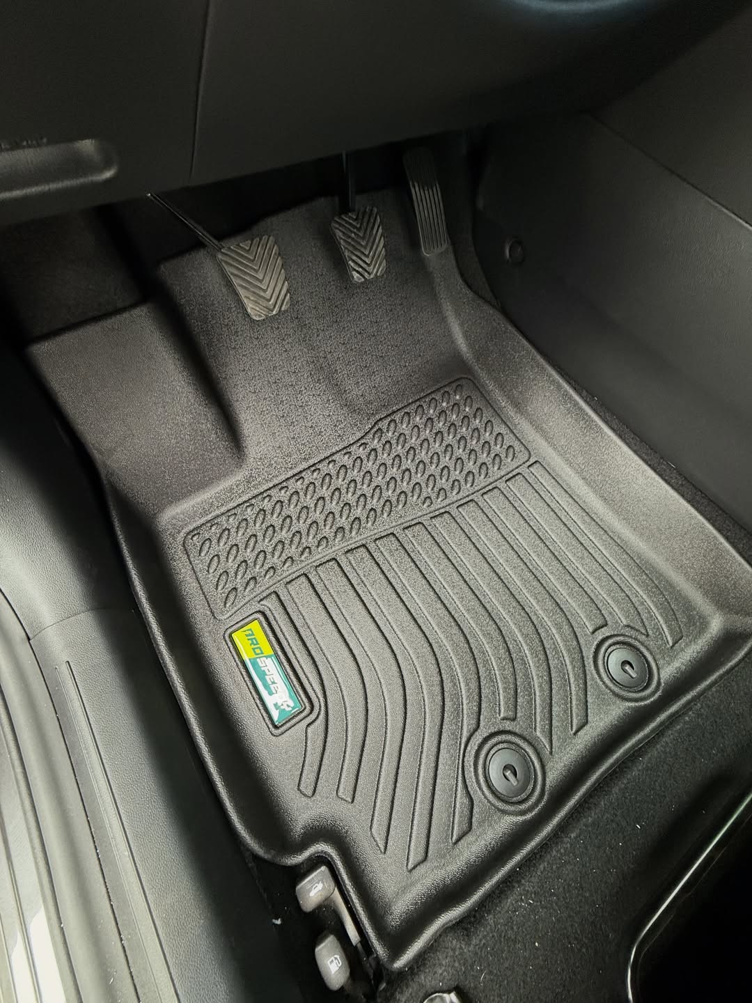 PISOS DE CALCE PERFECTO HYUNDAI ACCENT 2024+ 3PIEZAS