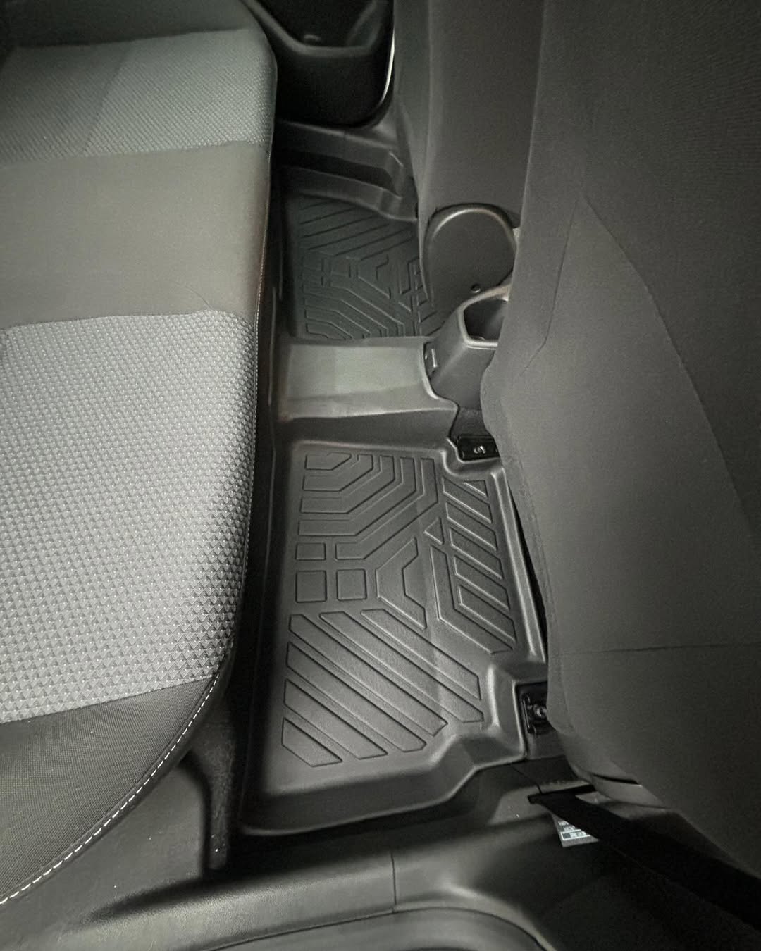 PISOS DE CALCE PERFECTO CHEVROLET ONIX SEDAN 2020+ 3PIEZAS