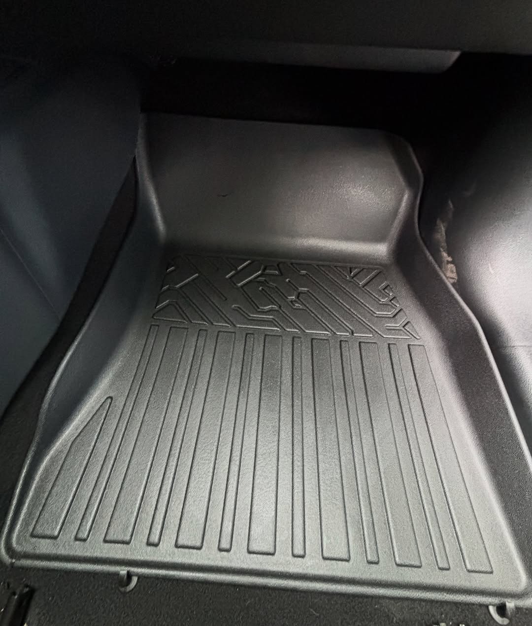 PISOS DE CALCE PERFECTO NISSAN SENTRA 2020+ 3PIEZAS