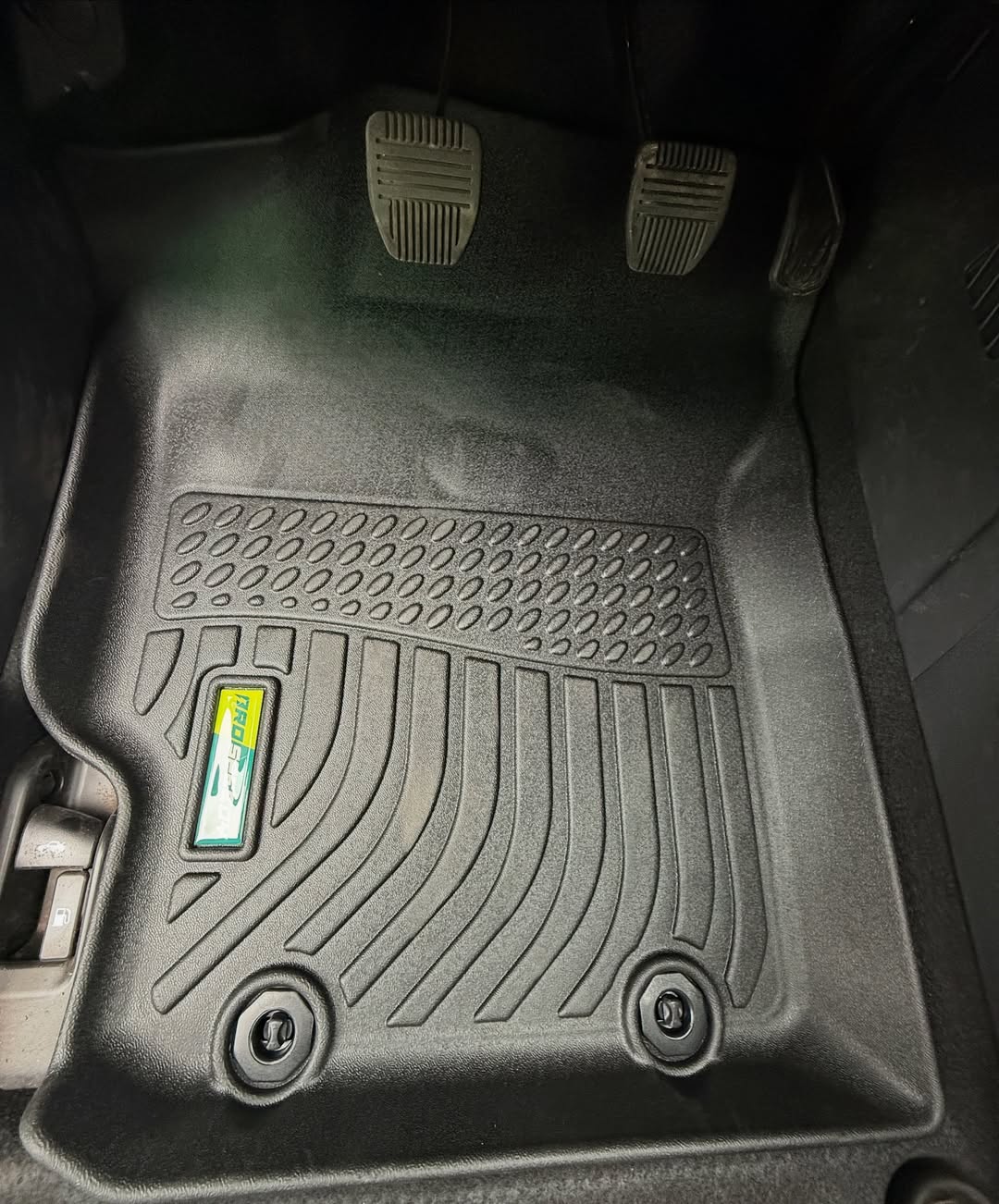 PISOS DE CALCE PERFECTO TOYOTA YARIS 2023+