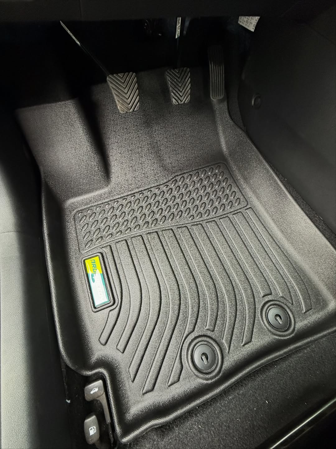 PISOS DE CALCE PERFECTO HYUNDAI ACCENT 2024+ 3PIEZAS