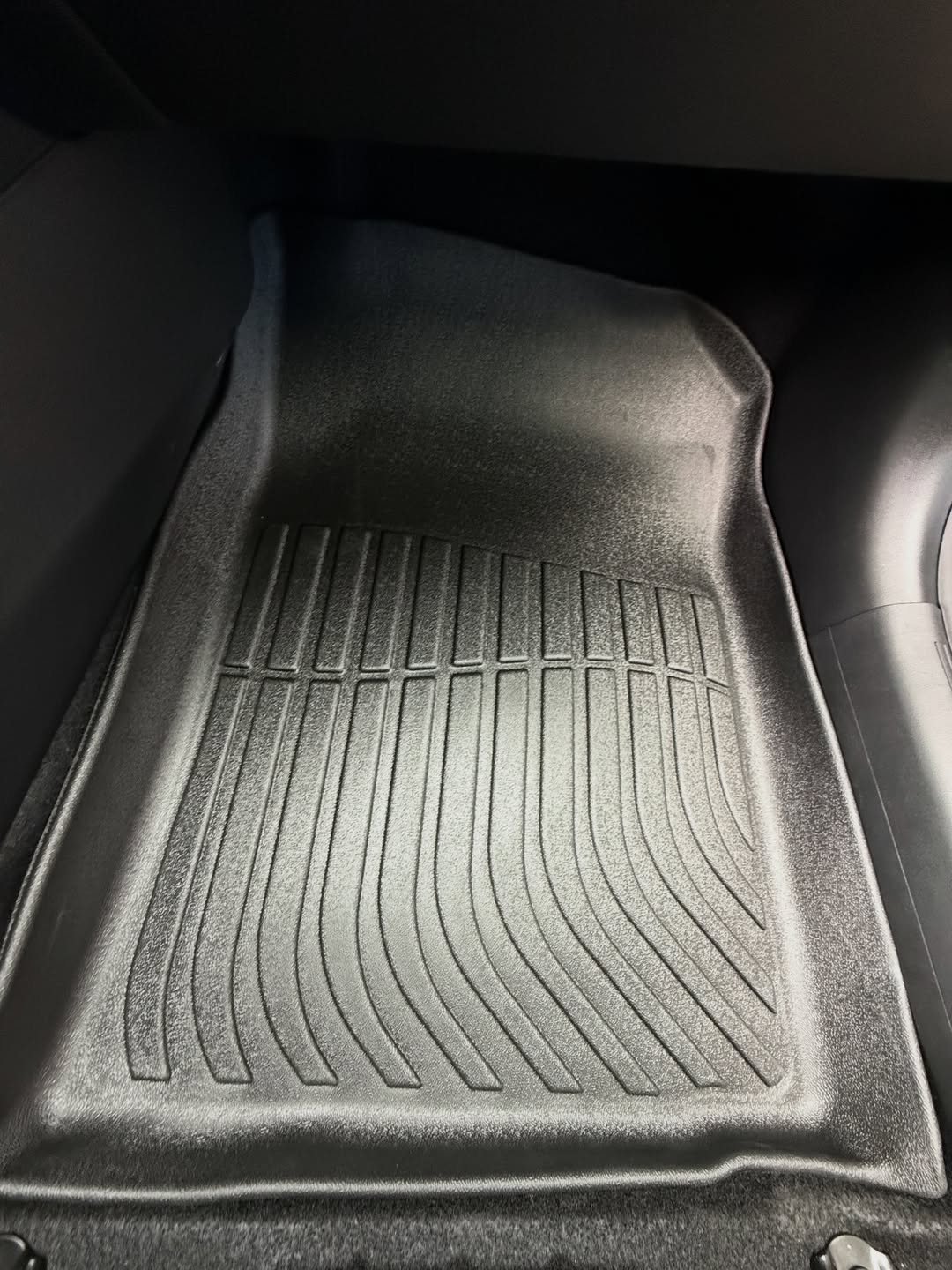 PISOS DE CALCE PERFECTO HYUNDAI ACCENT 2024+ 3PIEZAS