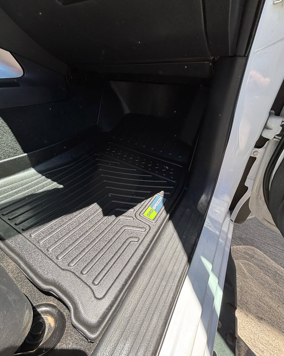PISOS DE CALCE PERFECTO NISSAN NAVARA NP300 2015+ 3PIEZAS