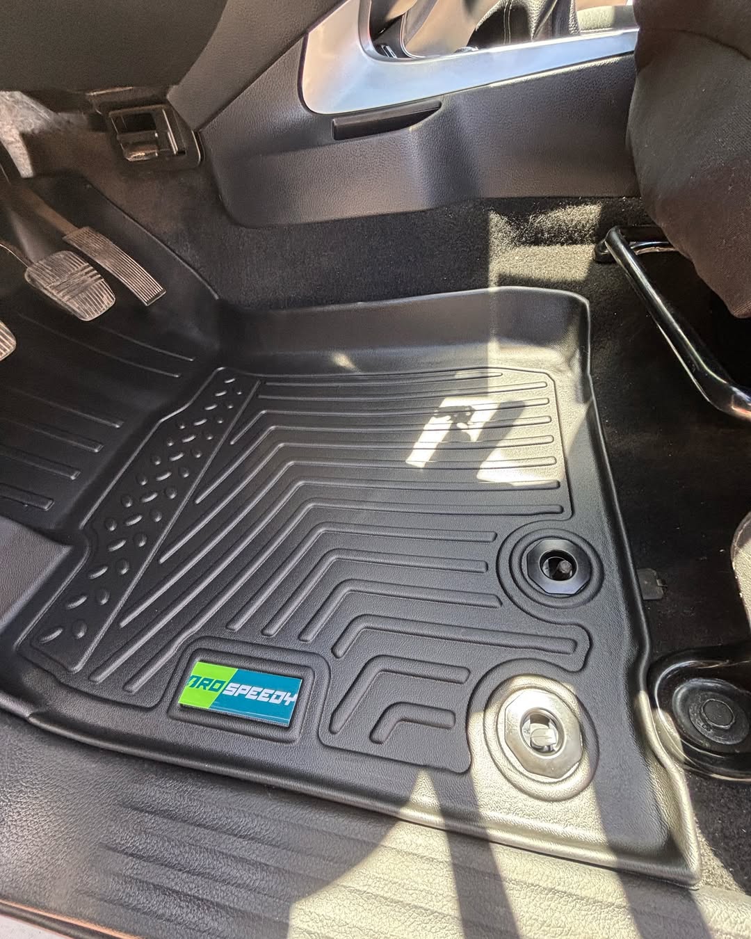 PISOS DE CALCE PERFECTO NISSAN NAVARA NP300 2015+ 3PIEZAS