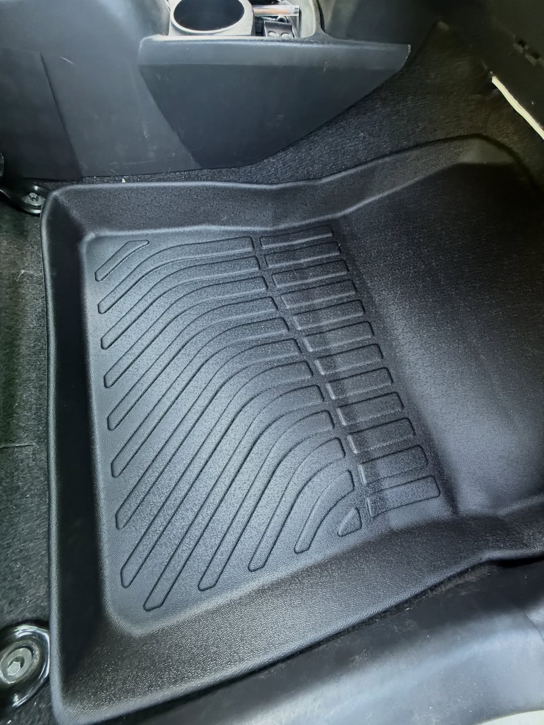 PISOS DE CALCE PERFECTO TOYOTA YARIS 2006-2010 3PIEZAS