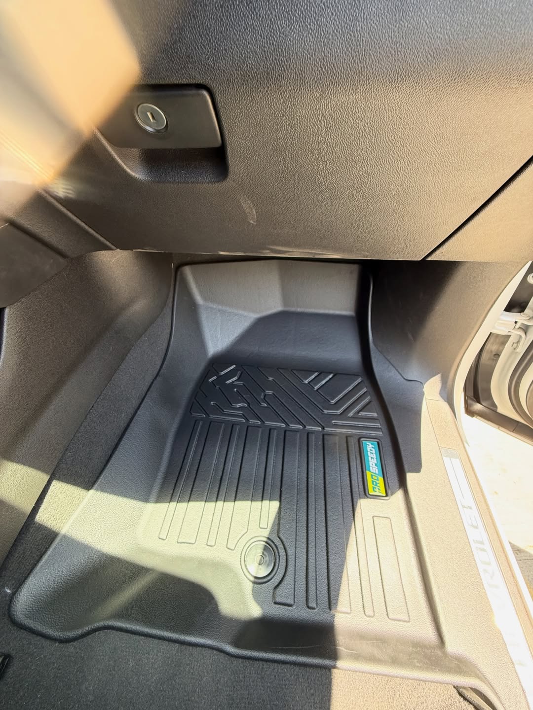 PISOS DE CALCE PERFECTO CHEVROLET SUBURBAN 2021+ 3PIEZAS