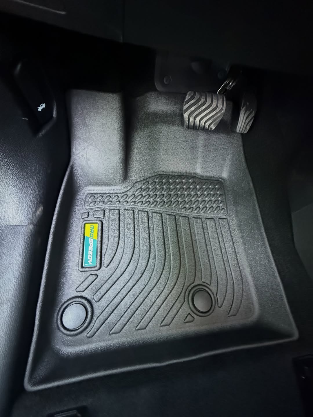 PISOS DE CALCE PERFECTO MITSUBISHI OUTLANDER 2022+ 4PIEZAS