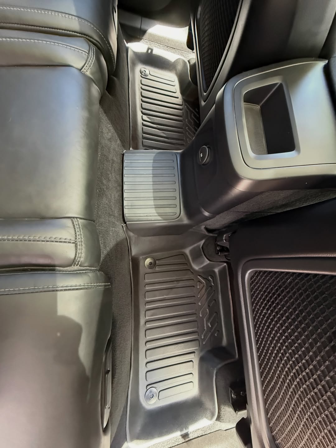 PISOS DE CALCE PERFECTO VOLVO XC60 2018-2024 3PIEZAS