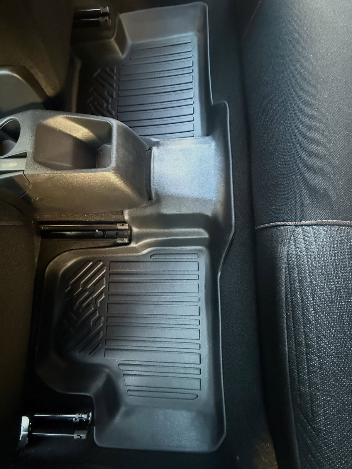 PISO DE CALCE PERFECTO PEUGEOT 208 CON ESQUINA ALTA 2021-2025 3PIEZAS NO HIBRIDO