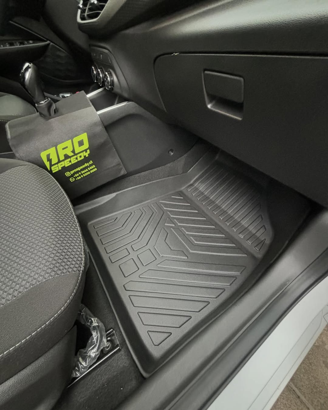 PISOS DE CALCE PERFECTO CHEVROLET ONIX SEDAN 2020+ 3PIEZAS