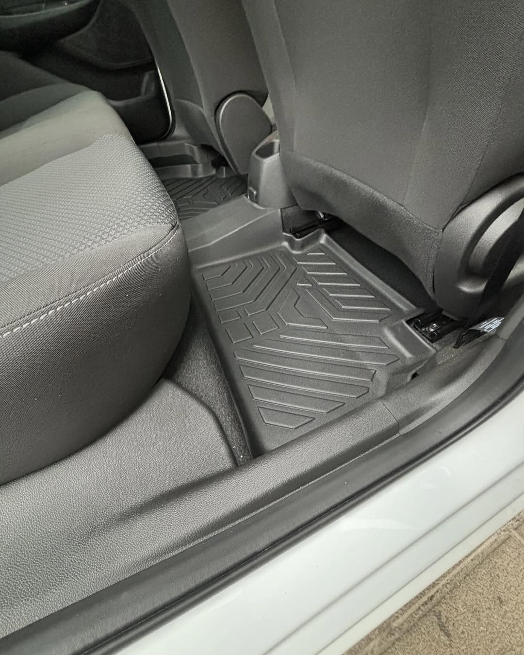PISOS DE CALCE PERFECTO CHEVROLET ONIX SEDAN 2020+ 3PIEZAS