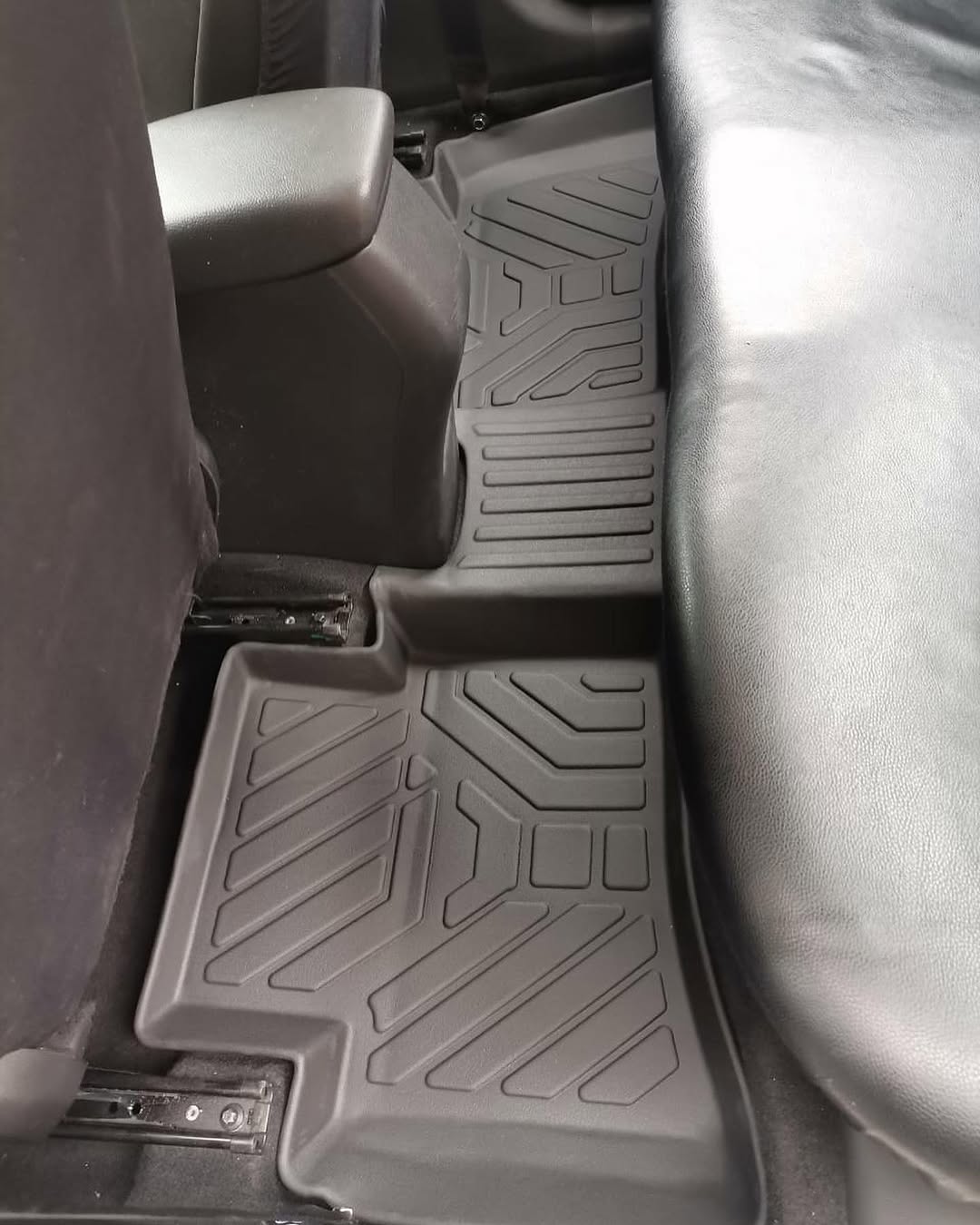 PISOS DE CALCE PERFECTO KIA RIO 2013+ 3PUERTAS/4PUERTAS/5PUERTAS 3PIEZAS