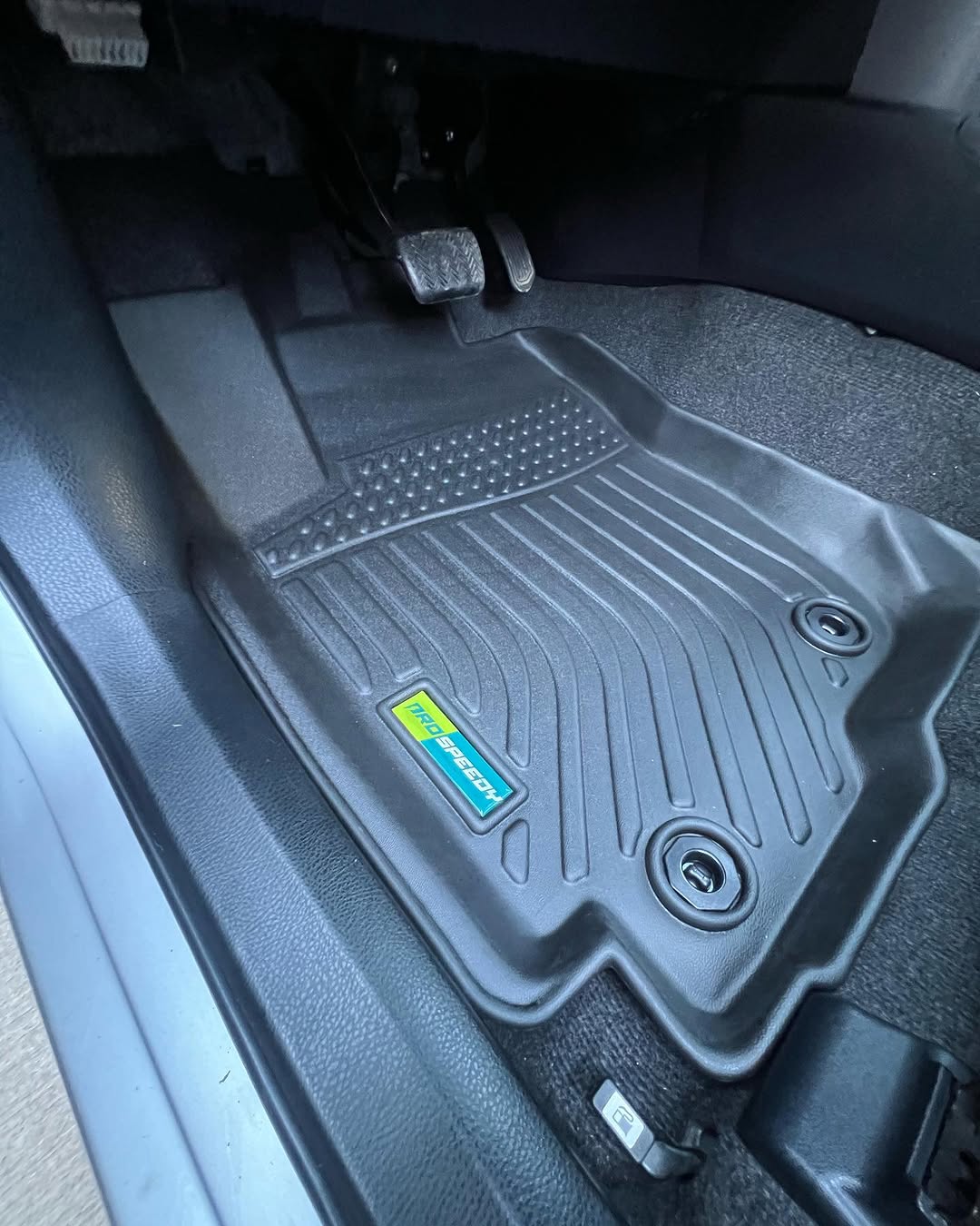 PISOS DE CALCE PERFECTO TOYOTA RAV4 2013-2018/2019