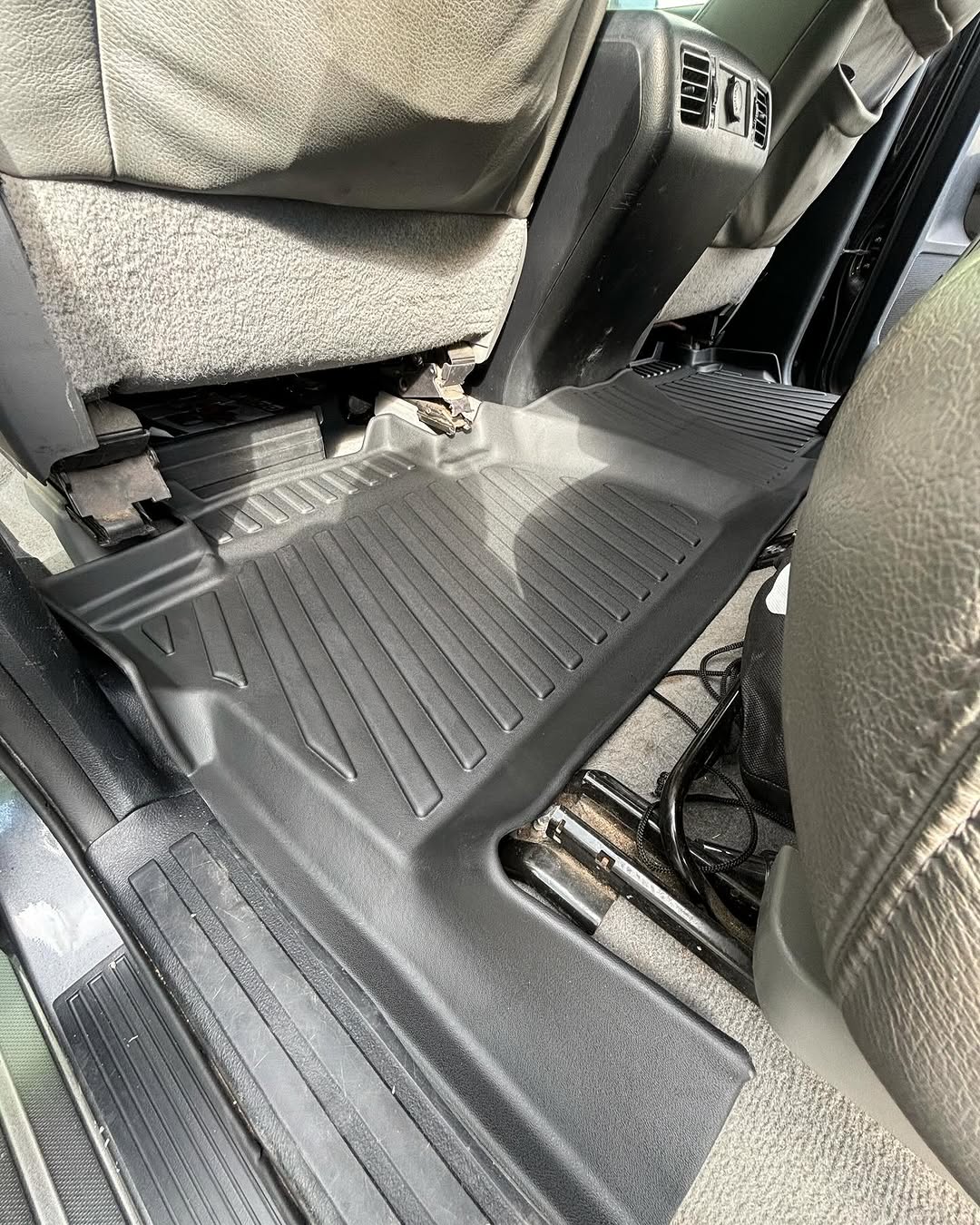PISOS DE CALCE PERFECTO TOYOTA TUNDRA 2010+
