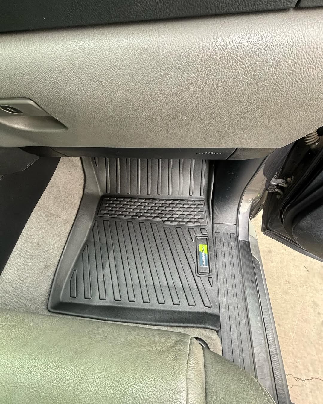 PISOS DE CALCE PERFECTO TOYOTA TUNDRA 2010+