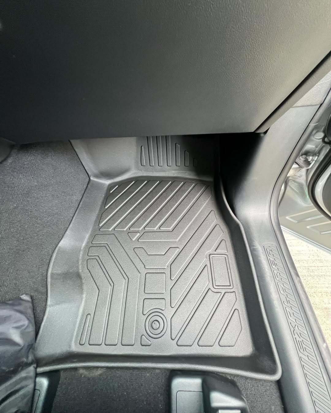 PISOS DE CALCE PERFECTO FORD EXPLORER 2020+ (4PIEZAS)