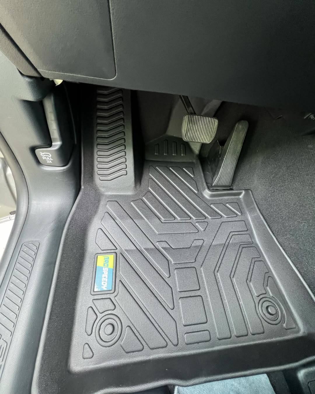 PISOS DE CALCE PERFECTO FORD EXPLORER 2020+ (3PIEZAS)