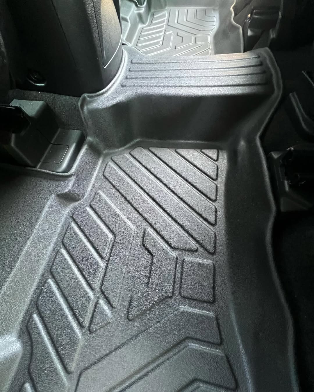 PISOS DE CALCE PERFECTO FORD EXPLORER 2020+ (3PIEZAS)
