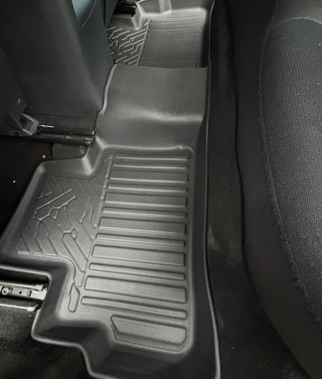 PISOS DE CALCE PERFECTO NISSAN SENTRA 2020+ 3PIEZAS