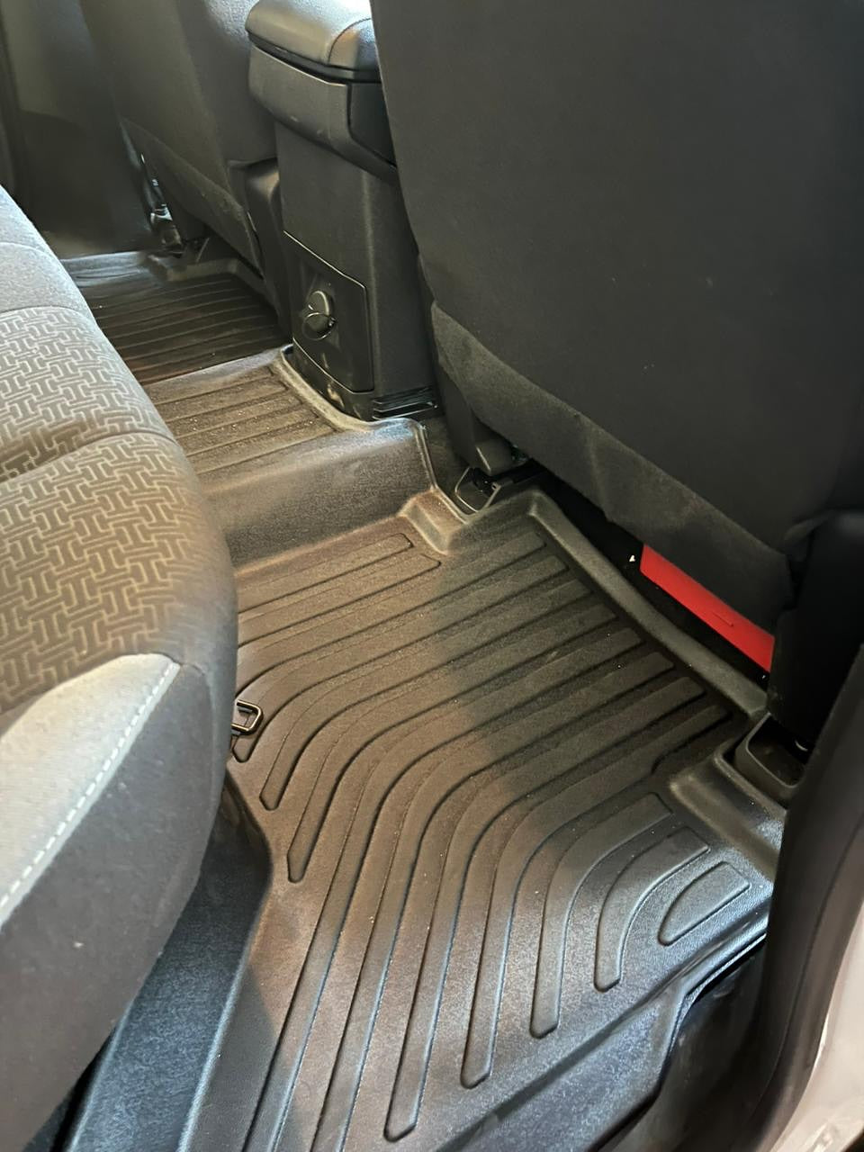 PISOS DE CALCE PERFECTO CHEVROLET COLORADO 2015+ 3PIEZAS