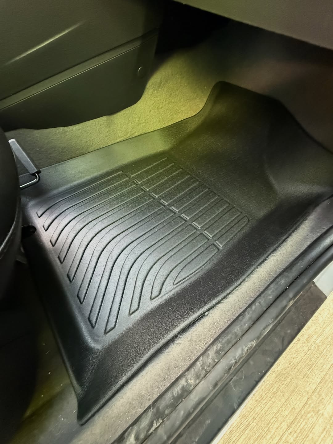PISOS DE CALCE PERFECTO VOLKSWAGEN SAVEIRO CROSS 2016+ 3PIEZAS