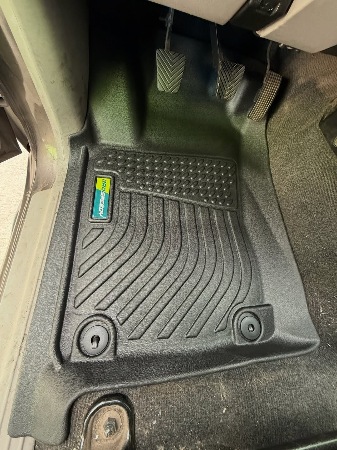 PISOS DE CALCE PERFECTO MITSUBISHI MONTERO SPORT G2 2011-2015 3PIEZAS