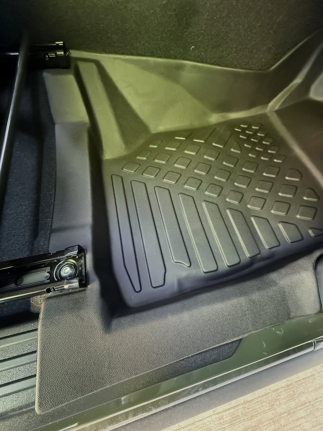 PISOS DE CALCE PERFECTO SUZUKI JIMMY 3 PUERTAS 2020+ AUTOMATICO 3PIEZAS